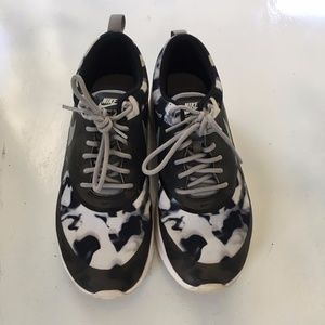 Women's Nike Air Max Thea Shoes